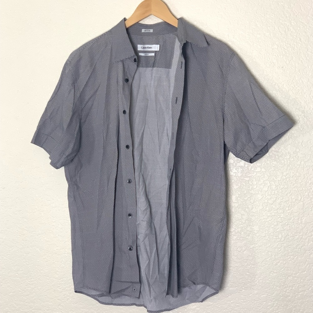 Calvin Klein | Patterned cotton button up short sleeve shirt size large
